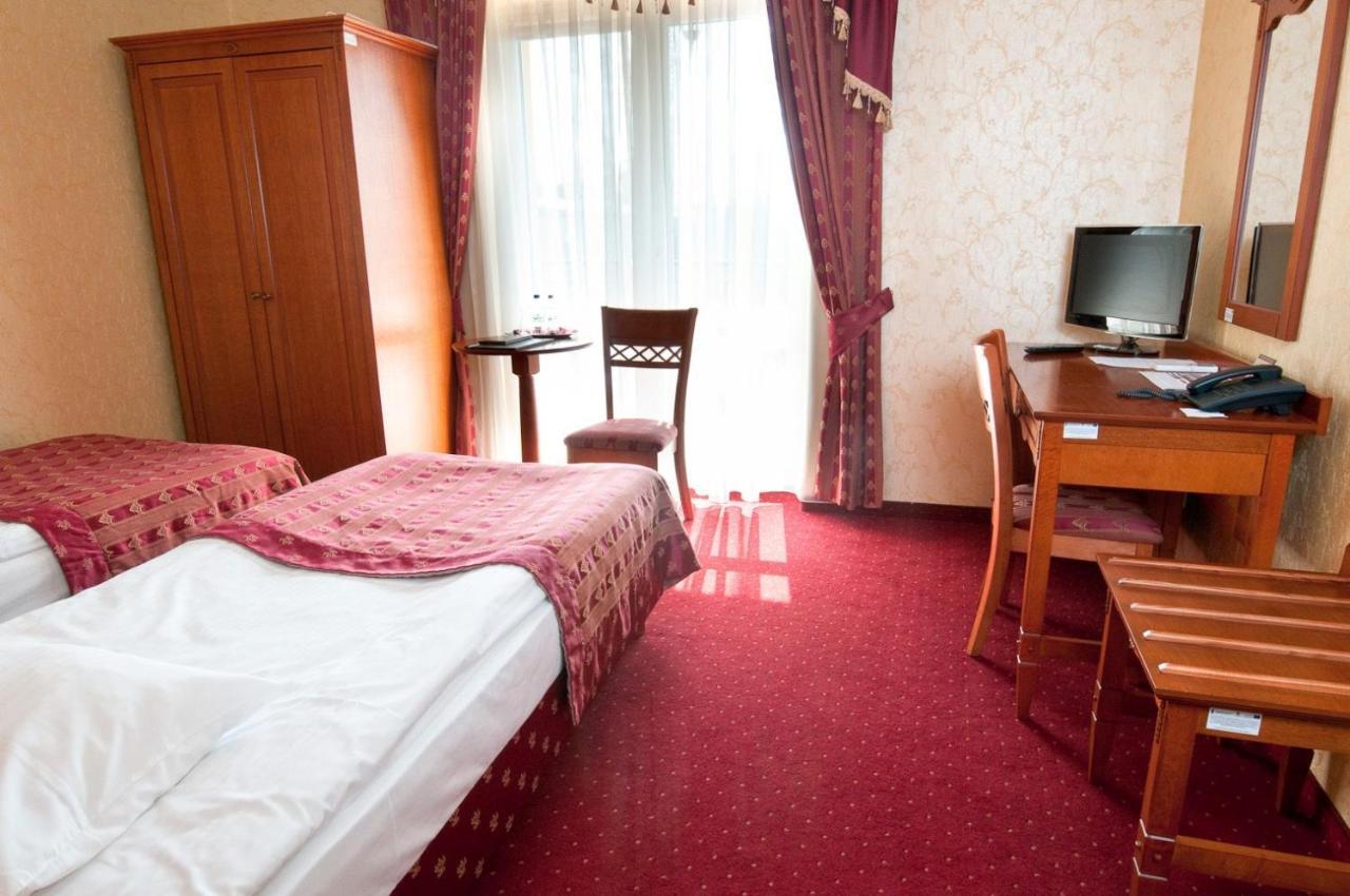Hotel Korona Sandomierz Buitenkant foto